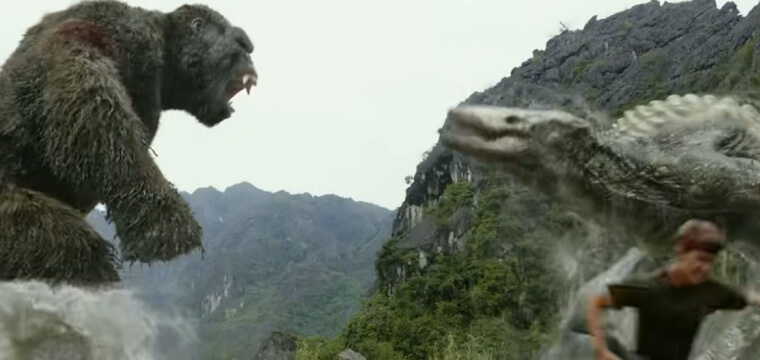 Kong: Skull Island (2017) - Kong fighting against a giant creature